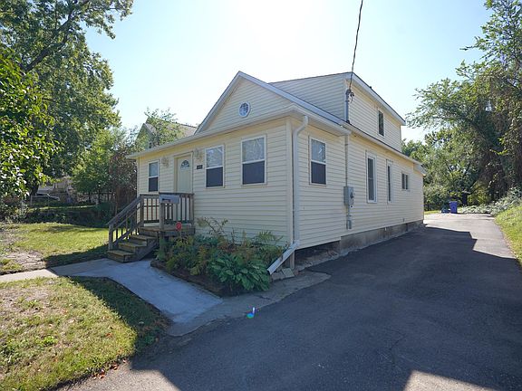 2nd image of 1512 Case Ave