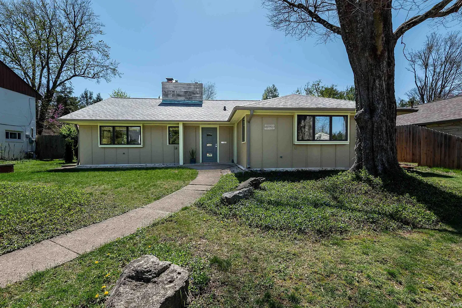 1304 E University St photo 1