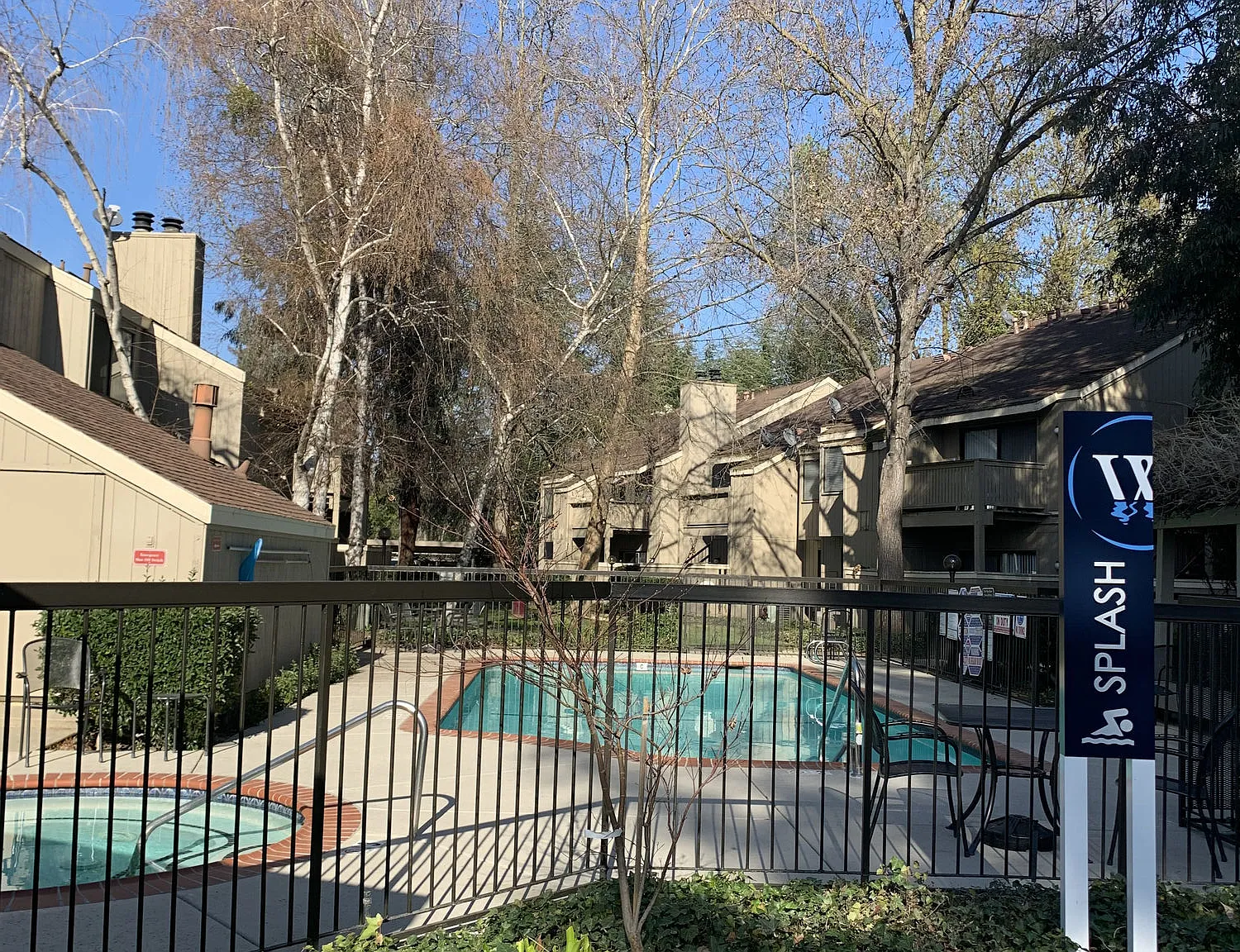Waters Edge Apartments — Photo 3