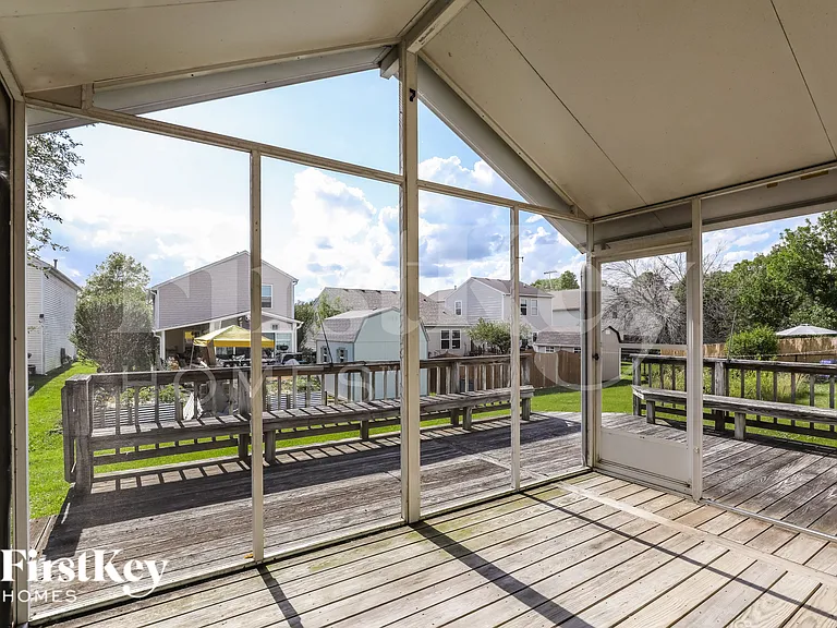 1180 Crescent Dr — Photo 8