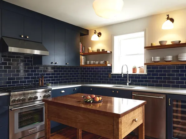 978 N 5th St, Philadelphia, PA 19123