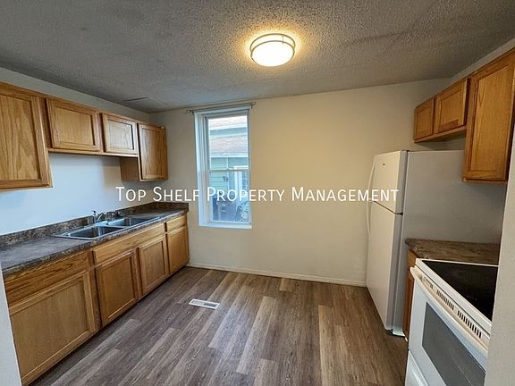 4th image of 1513 Des Moines St APT 3