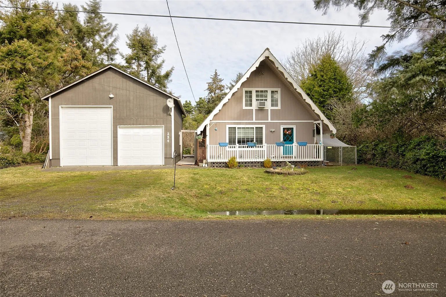 254 Wishkah Street SW photo 1