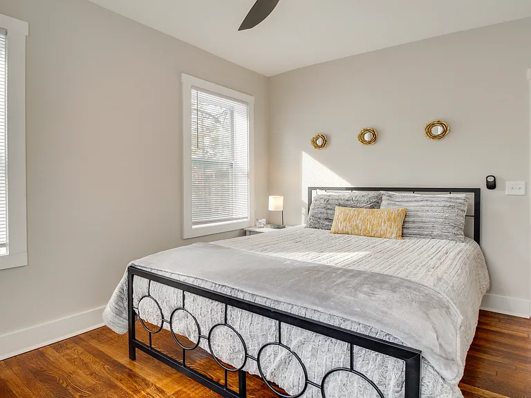 905 E Park Ave #B — Photo 10