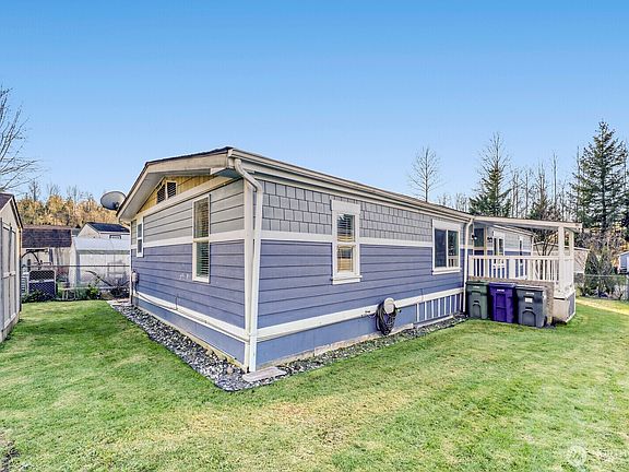 3rd image of 20227 80th Avenue NE #29