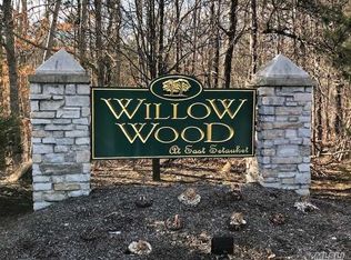 39 Willow Wood Dr, East Setauket, NY 11733