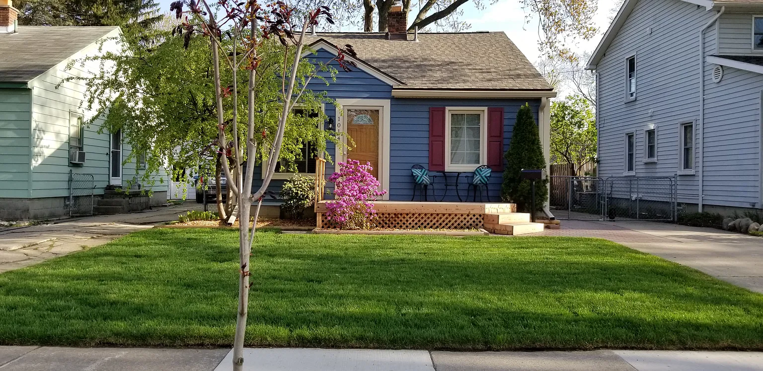 1014 Donald Ave photo 1