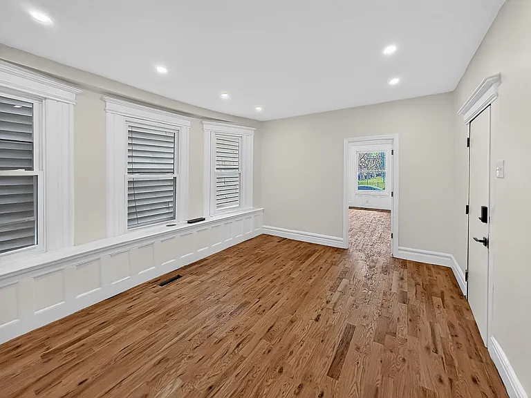 345 Walnut St #1R — Photo 31