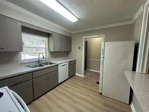 4th image of 1324 Hamilton St