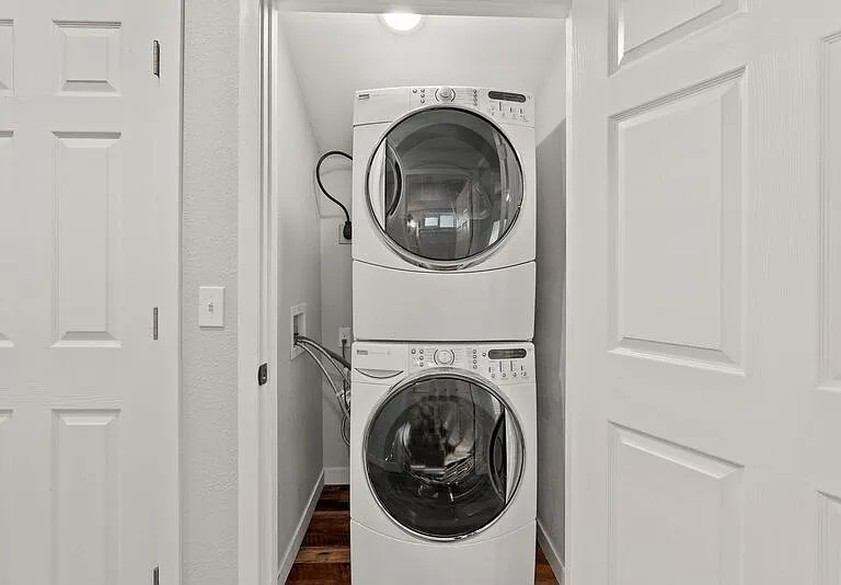 900 Westwood Dr — Photo 19