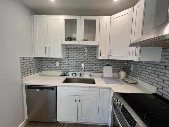 812 Burgundy St #Q, Delray Beach, FL 33484