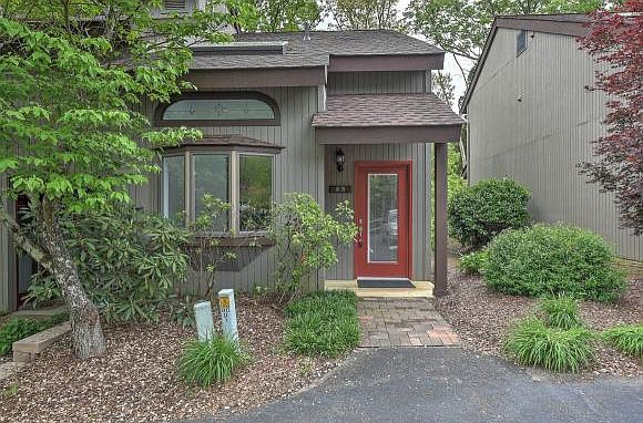 1st image of 23 Willowbrook Dr
