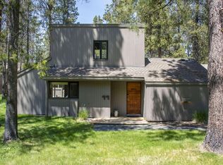 57211 Island Rd #11, Bend, OR 97707