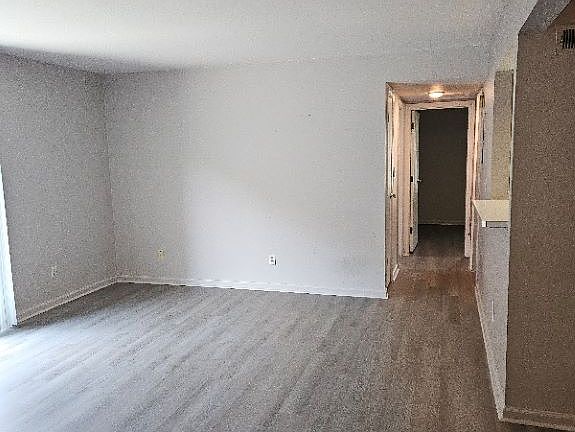 4th image of 1592 Woodman Dr APT 14