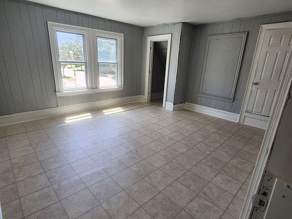 3rd image of 1074 N Main St #1074