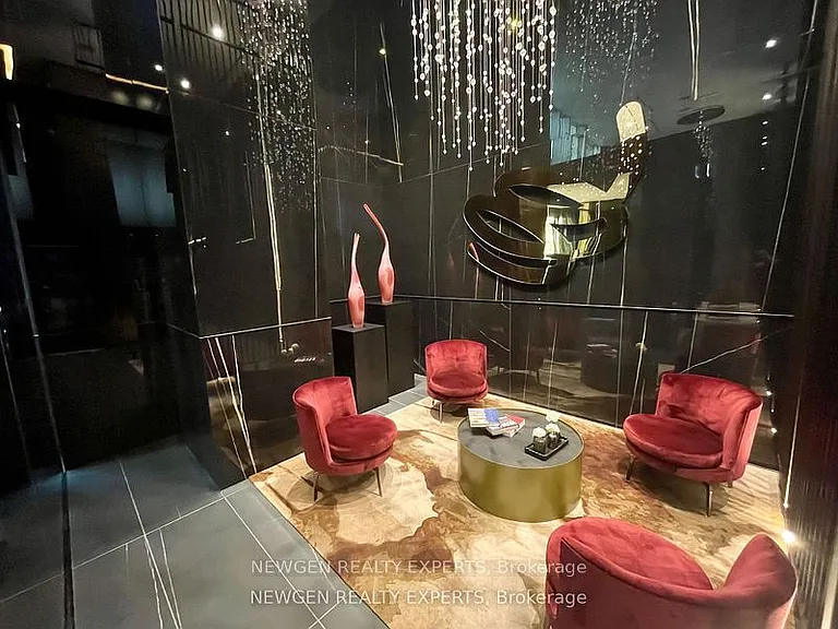 11 Yorkville Ave #3610 — Photo 7