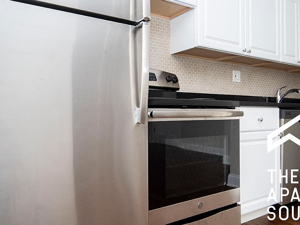 1st image of 3345 N Marshfield Ave APT 105