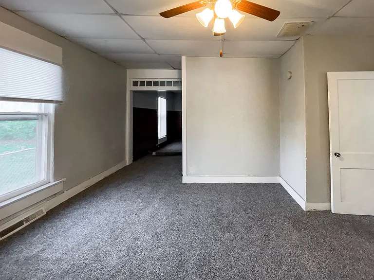 1014 E Adams St — Photo 10