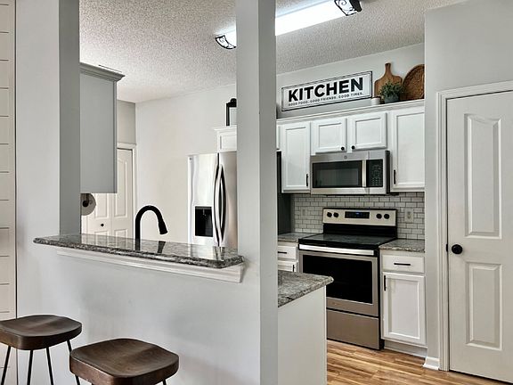 3rd image of 1309 Anthem Ct