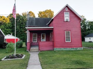 11 Maple St, Morrisonville, NY 12962