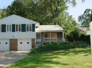 2191 Riverside Dr, Lakewood, OH