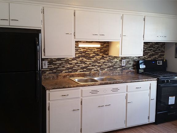 5th image of 532 Washington St