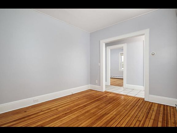 3rd image of 5 Fostoria St #1