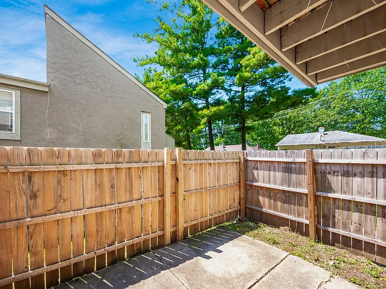 Grandview Passage — Photo 22