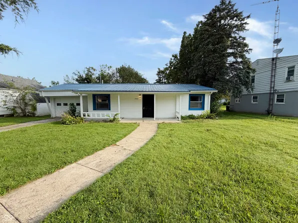 306 E South St, Centerville, IN 47330