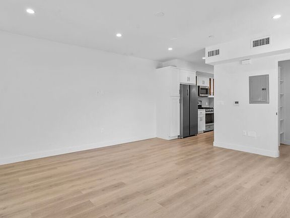 3rd image of 2336 Westwood Blvd #204