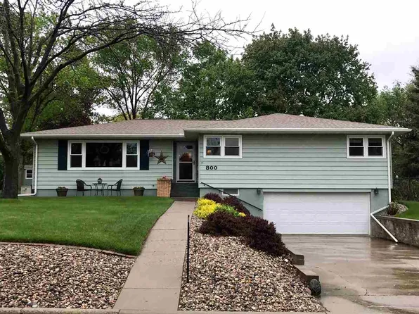 800 W 10th St, Yankton, SD 57078