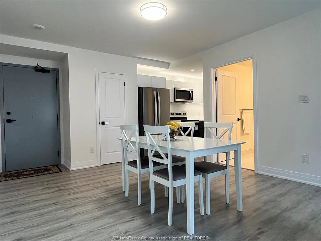 2 bed, 2.0 bath, 1065 sqft, $2,300 — Photo 3