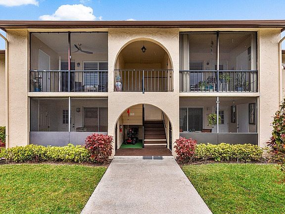 5th image of 3492 La Mar Court #B-1