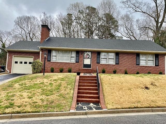1st image of 412 Oak Hill Dr