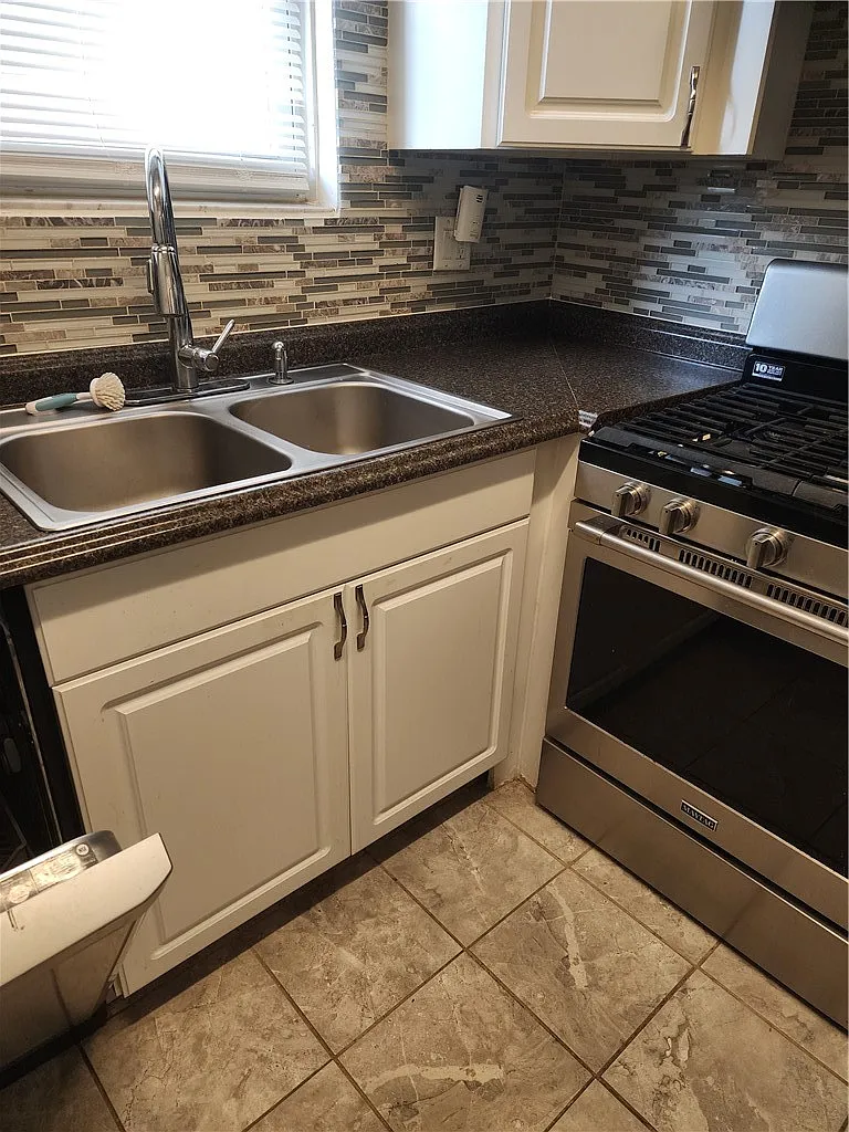 2 bed, $1,600 — Photo 3