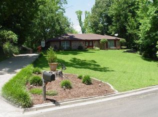 203 Redbud Dr, Vicksburg, MS 39180