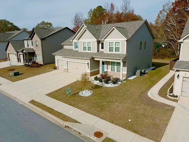 1st image of 221 Eleanora Way