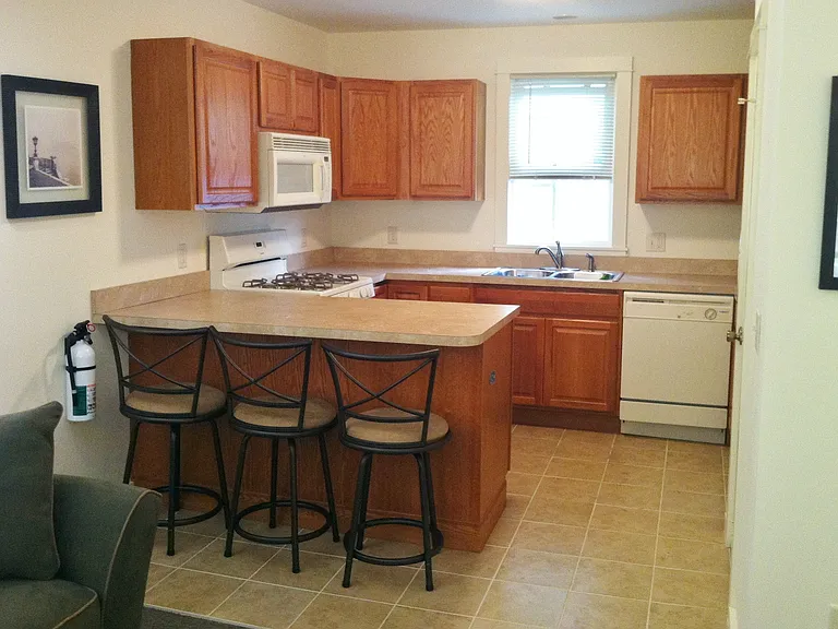 208 Williams St #1 — Photo 2