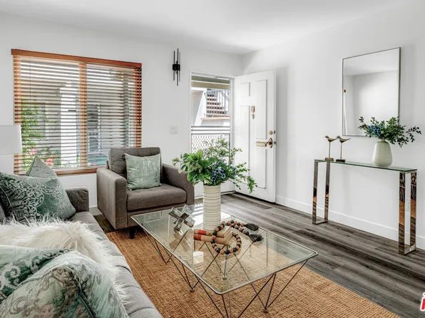 19824 Spanish Oak Dr, Santa Clarita, CA 91321