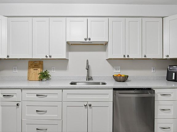 4th image of 1461 Pawtucket Blvd #4-8