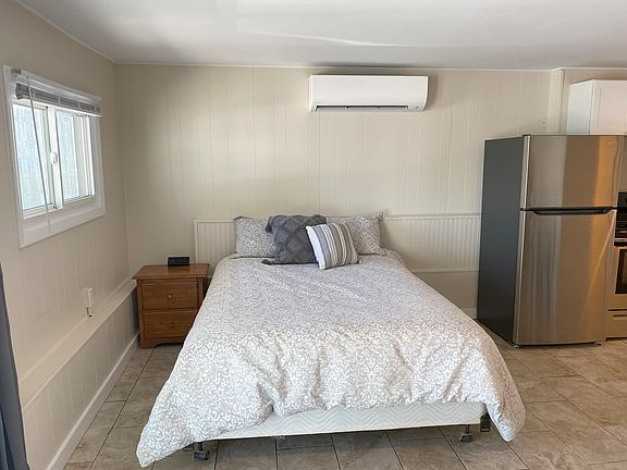 5th image of 18 Imperial St #112