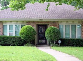 1206 Danish Dr, Grand Prairie, TX 75050