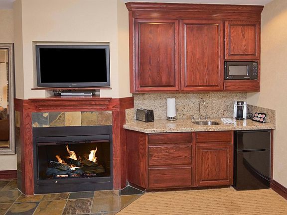 4th image of 26 Avondale Ln #413