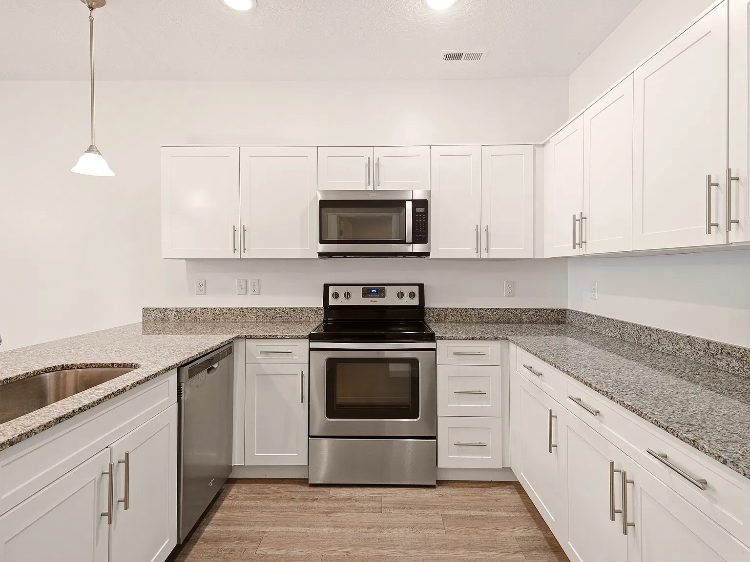 Vine Bldg 05: Unit 301 Type 3: Standard - 301 — Photo 1