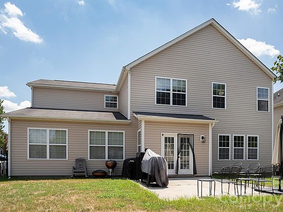 2nd image of 1601 Bay Meadows Ave NW