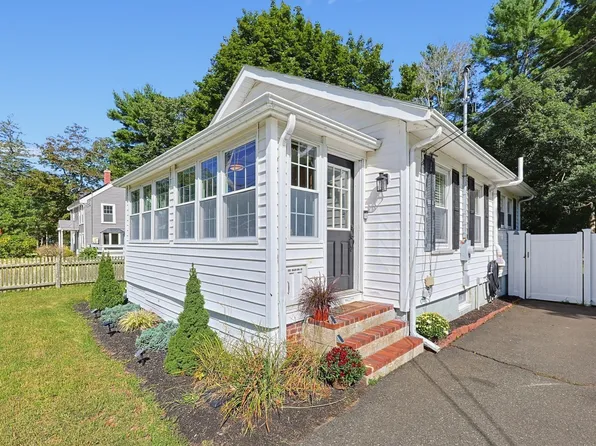 300 Cocasset St, Foxboro, MA 02035