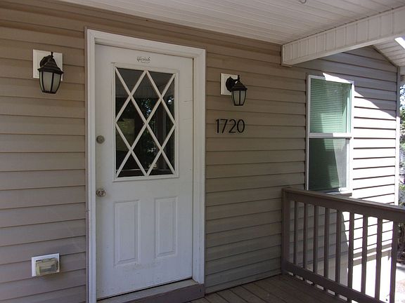3rd image of 1720 Doves Rd