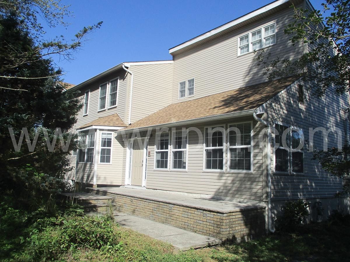 924 Main St, Sewell, NJ 08080 Zillow