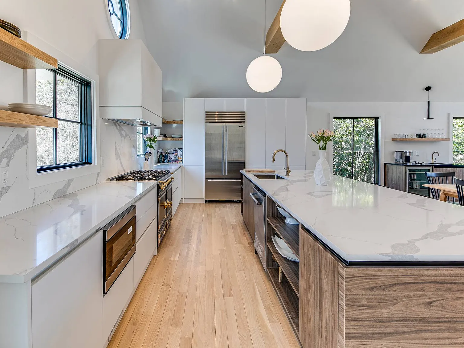Bridgehampton Oasis: Serenity Meets Luxury — Photo 2