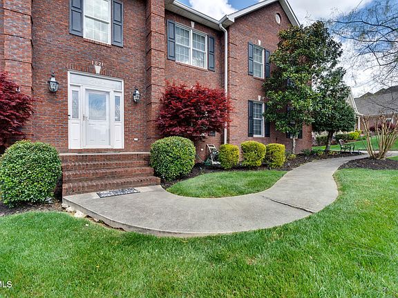 3rd image of 1021 Willows Trace Dr